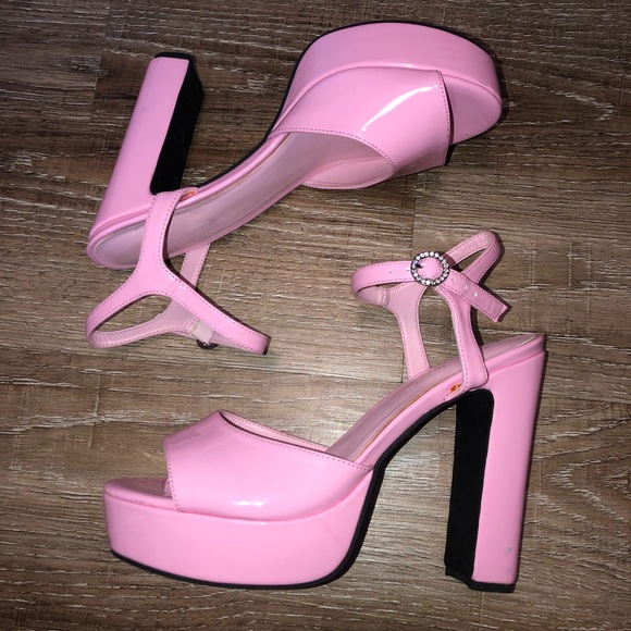 Shoes - 💗Y2k heels💗